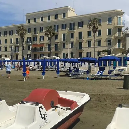 Fronte Mare Centro Apartment